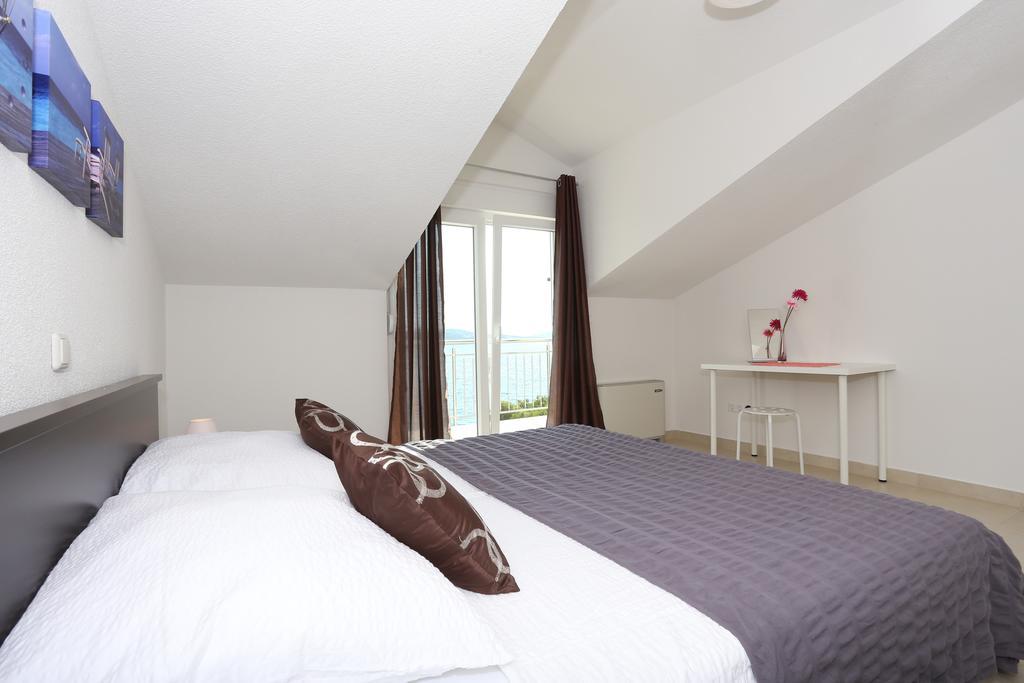 Apartments Dado Trogir Kamer foto