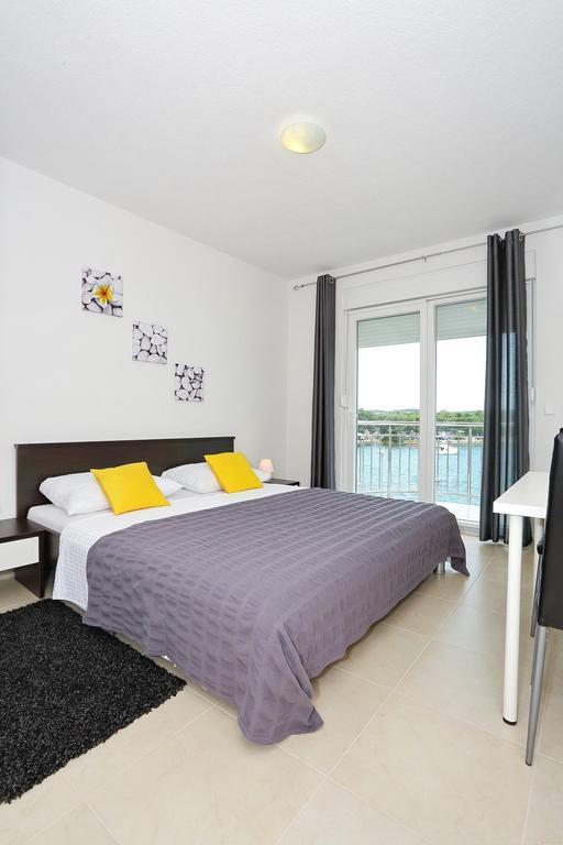 Apartments Dado Trogir Kamer foto
